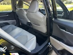 2018 Toyota Camry SE full