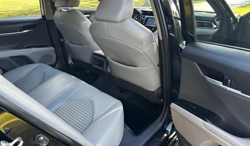 2018 Toyota Camry SE full