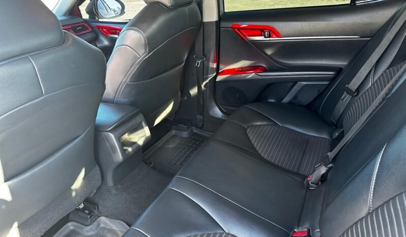 2019 Toyota Camry SE full