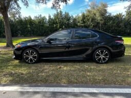 2018 Toyota Camry SE full