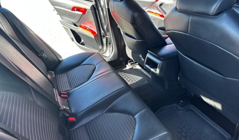 2019 Toyota Camry SE full