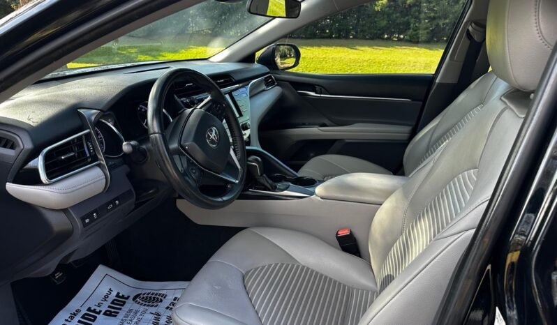 2018 Toyota Camry SE full