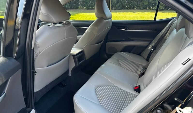 2018 Toyota Camry SE full