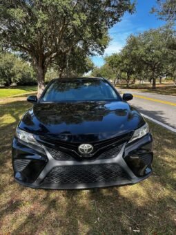2018 Toyota Camry SE full