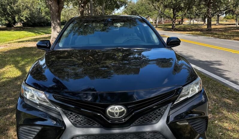 2018 Toyota Camry SE full