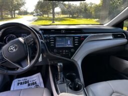 2018 Toyota Camry SE full