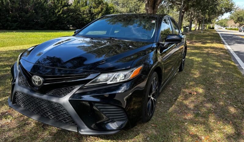 2018 Toyota Camry SE full