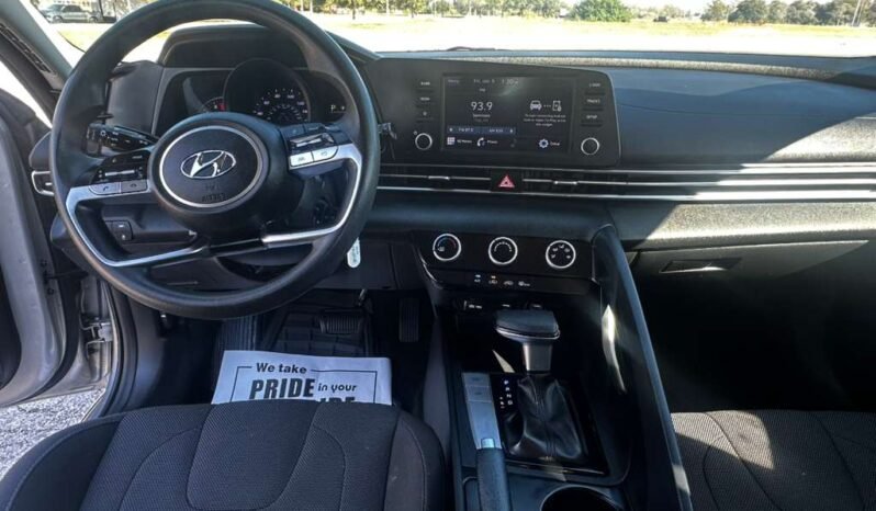 2021 Hyundai Elantra SE full