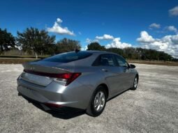 2021 Hyundai Elantra SE full