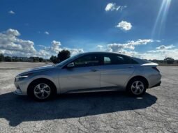 2021 Hyundai Elantra SE full