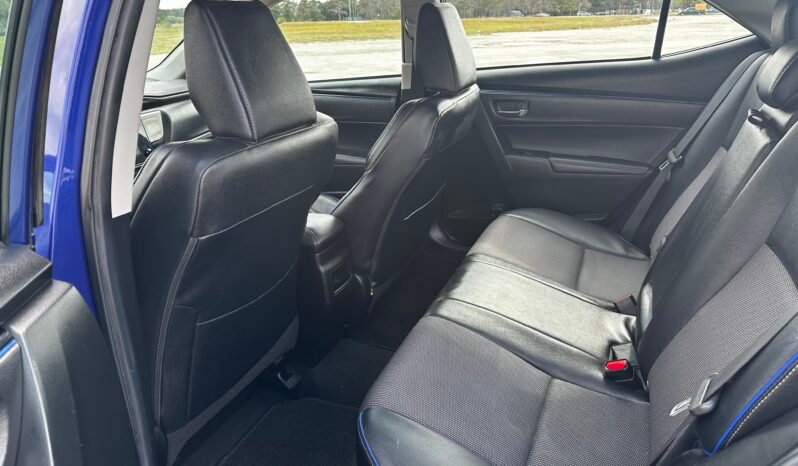 2018 Toyota Corolla SE full